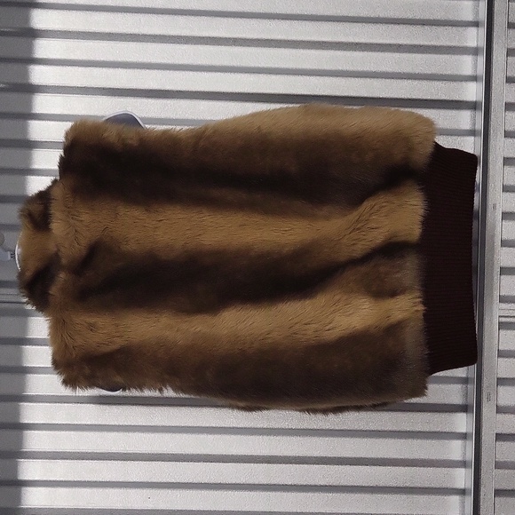 Fur Vest - Picture 5 of 8